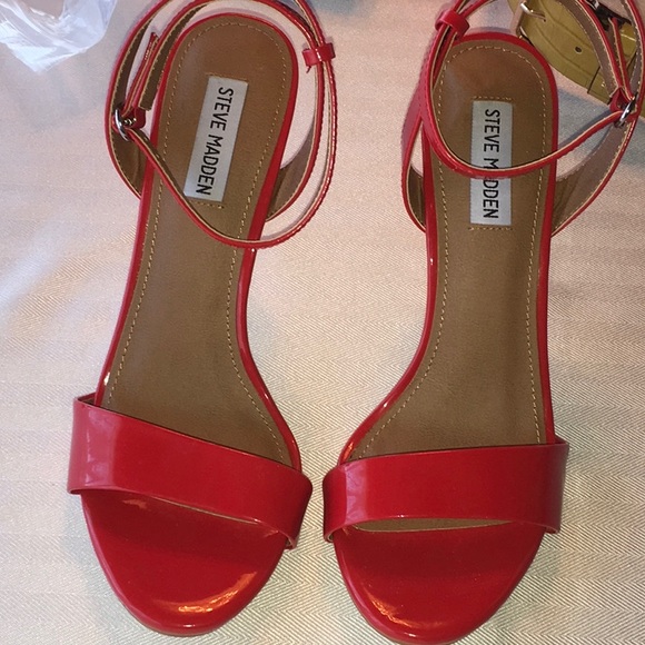 NEW Steve Madden Red Patent Heels - Picture 3 of 6